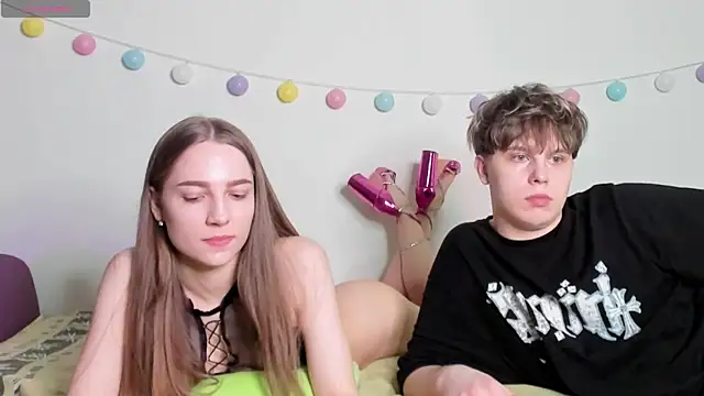 Emily and Ilumi online show from January 30, 8:10 pm