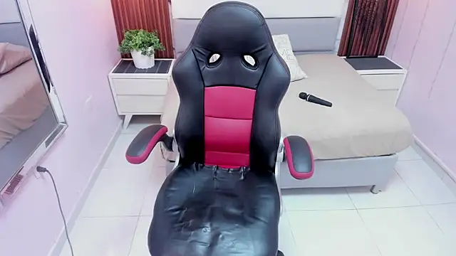 MILEY JOAS2 online show from March 3, 7:42 pm