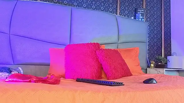 CandyQueenGold online show from October 6, 6:49 pm