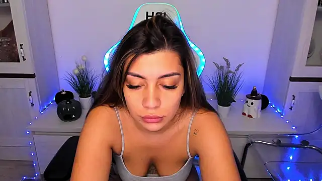 EveEvian online show from December 11, 4:39 am