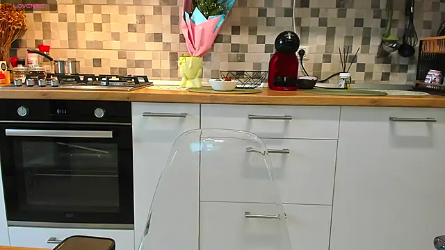 EveEvian online show from October 4, 8:12 am