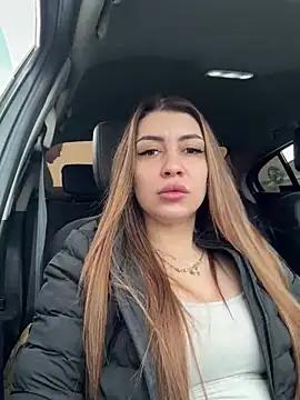 Snapshot of EveEvian chatting on April 11, 9:46 am EveEvian online show from April 11, 9:46 am