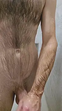 Snapshot of bigdeal698 chatting on November 11, 6:35 am bigdeal698 online show from November 11, 6:35 am