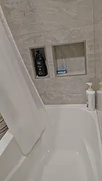 Snapshot of bigdeal698 chatting on December 5, 6:00 am bigdeal698 online show from December 5, 6:00 am