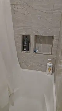 Snapshot of bigdeal698 chatting on December 15, 5:23 am bigdeal698 online show from December 15, 5:23 am