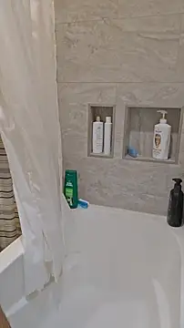 Snapshot of bigdeal698 chatting on January 7, 9:01 am bigdeal698 online show from January 7, 9:01 am