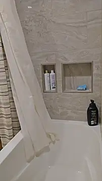 Snapshot of bigdeal698 chatting on February 7, 8:51 am bigdeal698 online show from February 7, 8:51 am