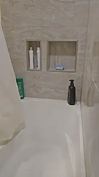 Snapshot of bigdeal698 chatting on February 10, 5:22 am bigdeal698 online show from February 10, 5:22 am