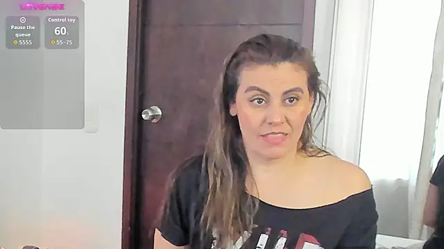 Snapshot of V_monse chatting on March 4, 5:41 pm V monse online show from March 4, 5:41 pm