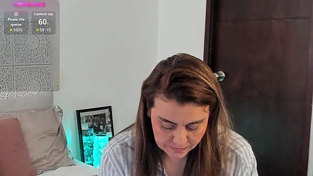 Snapshot of V_monse chatting on March 25, 3:18 pm V monse online show from March 25, 3:18 pm