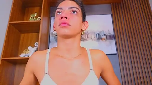 Snapshot of Alahia_Rodriguez chatting on July 1, 8:08 pm Alahia Rodriguez online show from July 1, 8:08 pm