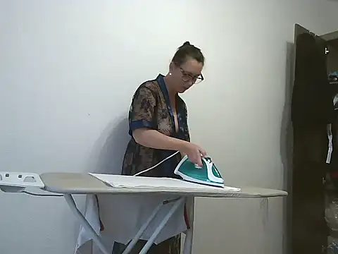 Snapshot of Ulyana72882 chatting on December 3, 9:33 am Ulyana72882 online show from December 3, 9:33 am