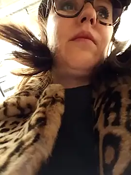 Snapshot of Ulyana72882 chatting on December 23, 11:47 am Ulyana72882 online show from December 23, 11:47 am