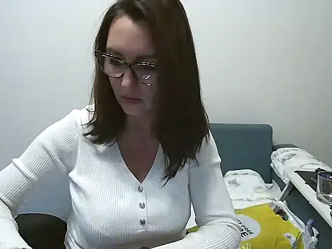 Snapshot of Ulyana72882 chatting on December 31, 9:28 pm Ulyana72882 online show from December 31, 9:28 pm