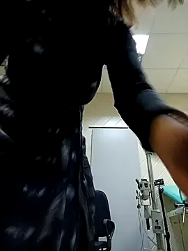 Snapshot of Ulyana72882 chatting on February 11, 8:37 am Ulyana72882 online show from February 11, 8:37 am