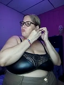 EllisW8 online show from September 17, 11:28 pm