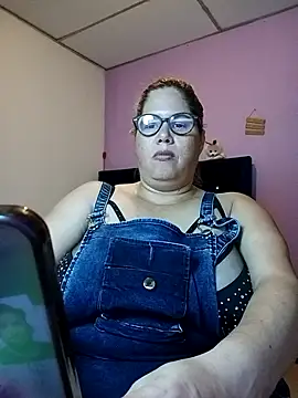 EllisW8 online show from January 11, 11:43 pm