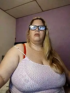 EllisW8 online show from May 9, 11:21 pm