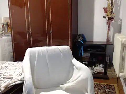 Snapshot of Secretfox chatting on February 25, 2:05 pm Secretfox online show from February 25, 2:05 pm