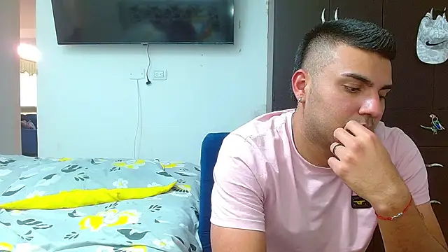 2ScarletandRyan8 online show from December 18, 1:23 pm