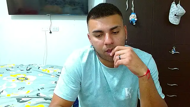 2ScarletandRyan8 online show from December 26, 1:32 pm