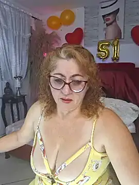 Snapshot of evelin_hott chatting on January 22, 1:42 am evelin hott online show from January 22, 1:42 am