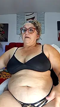 Snapshot of evelin_hott chatting on February 24, 4:32 am evelin hott online show from February 24, 4:32 am