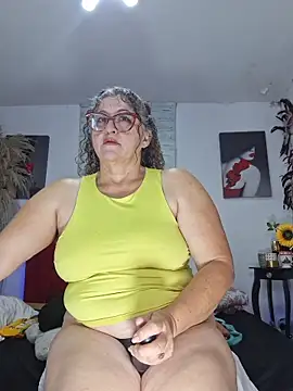 Snapshot of evelin_hott chatting on March 16, 2:39 am evelin hott online show from March 16, 2:39 am
