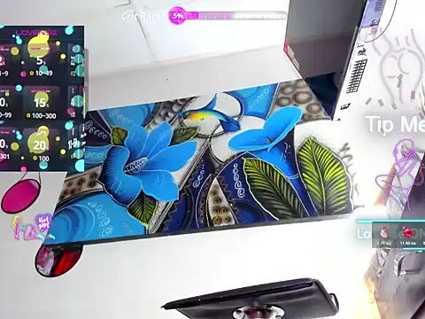 Snapshot of tifanybigcock chatting on March 26, 6:35 pm tifanybigcock online show from March 26, 6:35 pm