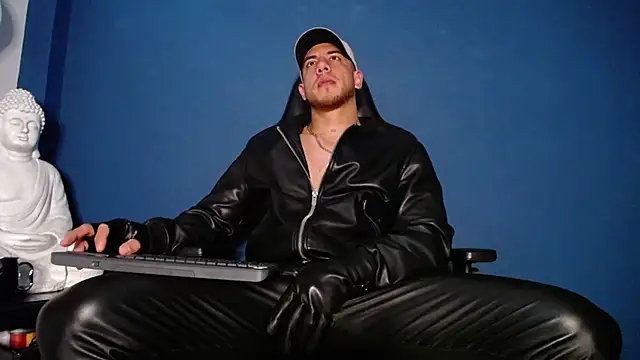 Snapshot of Maxxxpowerful chatting on November 5, 4:51 pm Maxxxpowerful online show from November 5, 4:51 pm