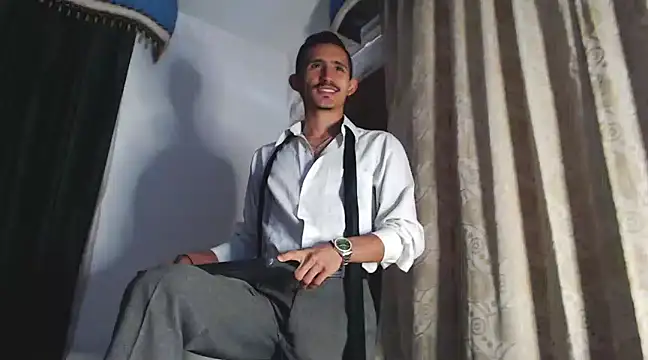 HomeAloneK online show from December 29, 7:53 pm