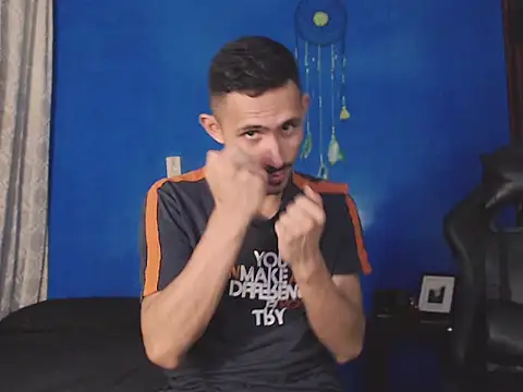 HomeAloneK online show from November 4, 7:35 pm