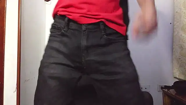 Snapshot of HomeAloneK chatting on February 18, 9:22 pm HomeAloneK online show from February 18, 9:22 pm