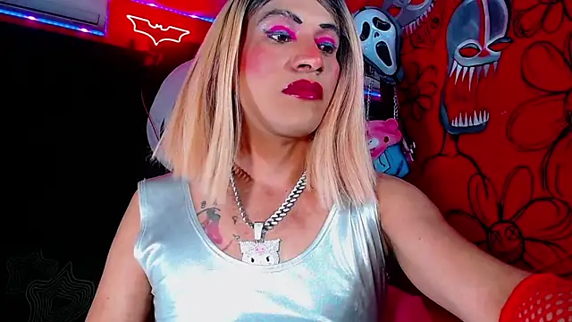 Snapshot of HugeDanex chatting on March 17, 7:23 am HugeDanex online show from March 17, 7:23 am