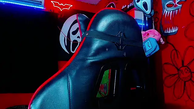 Snapshot of HugeDanex chatting on March 31, 6:58 am HugeDanex online show from March 31, 6:58 am