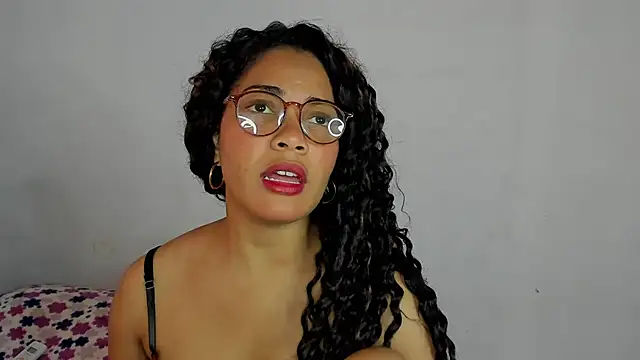 Snapshot of Jade_Dorthini chatting on January 21, 7:39 pm Jade Dorthini online show from January 21, 7:39 pm