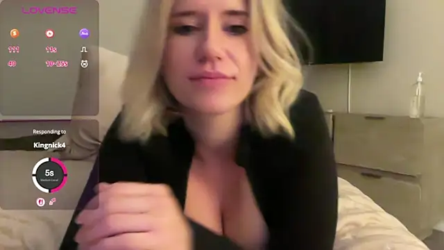 Snapshot of xoxoxjenn chatting on March 10, 2:16 am xoxoxjenn online show from March 10, 2:16 am