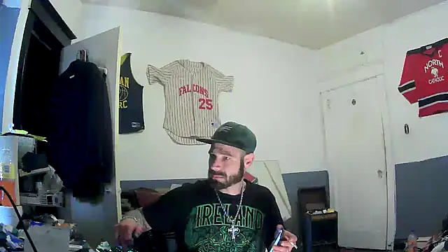 Snapshot of sledge901 chatting on February 13, 6:38 pm sledge901 online show from February 13, 6:38 pm