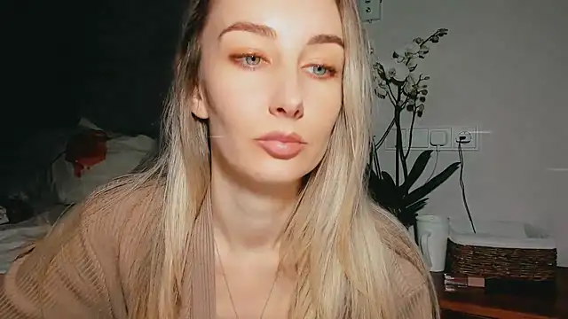 Snapshot of Maiami000 chatting on January 23, 3:32 pm Maiami000 online show from January 23, 3:32 pm