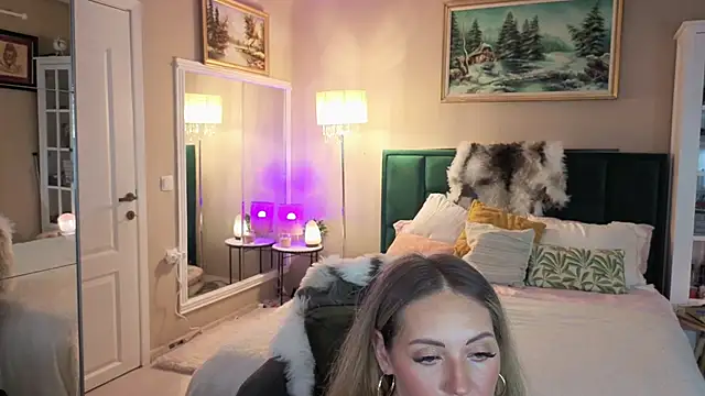 JoanneGG online show from January 18, 12:09 pm