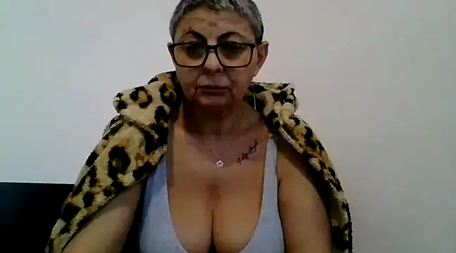 roseblak42 online show from February 4, 2:43 pm