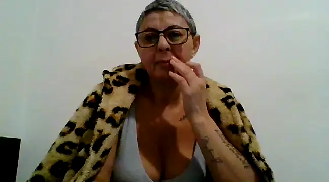 roseblak42 online show from February 15, 6:01 pm