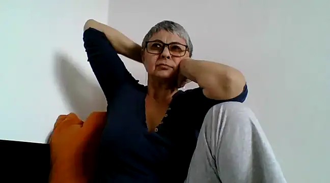 roseblak42 online show from March 15, 8:58 am