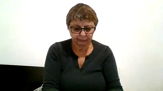 roseblak42 online show from November 4, 5:34 pm