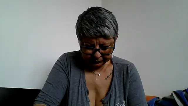 roseblak42 online show from March 8, 8:29 am