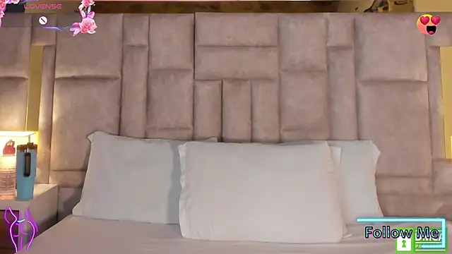 Miss Abigail  online show from February 24, 1:10 pm