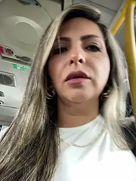 Snapshot of _Abril-Office1 chatting on December 2, 4:09 pm Abril-Office1 online show from December 2, 4:09 pm