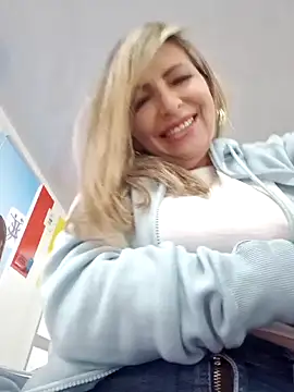 Snapshot of _Abril-Office1 chatting on February 22, 1:46 pm Abril-Office1 online show from February 22, 1:46 pm