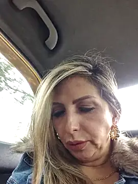 Snapshot of _Abril-Office1 chatting on March 11, 3:56 pm Abril-Office1 online show from March 11, 3:56 pm