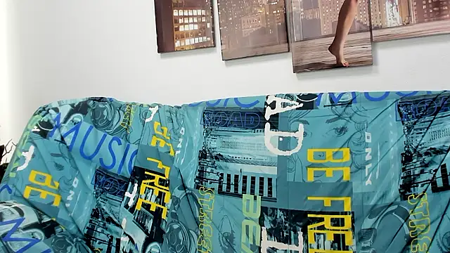 Snapshot of Tiny_JuJu chatting on March 4, 1:11 am Tiny JuJu online show from March 4, 1:11 am